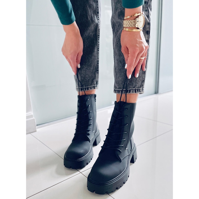 PA1 Tamar Musta nauhakengät 1