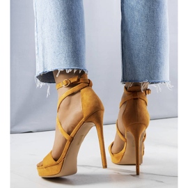 PA1 Dorianin kamelin korkeakorkoiset sandaalit ruskea keltainen 1