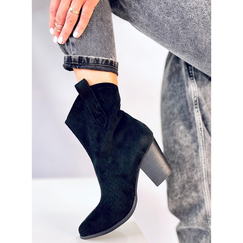 BM Douglas Mustat harjakattoiset cowboysaappaat 1