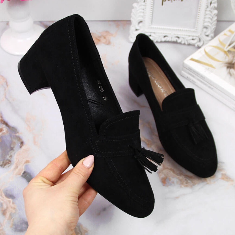 Naisten brogues mustaa mokkanahkaa Sergio Leonelta 1