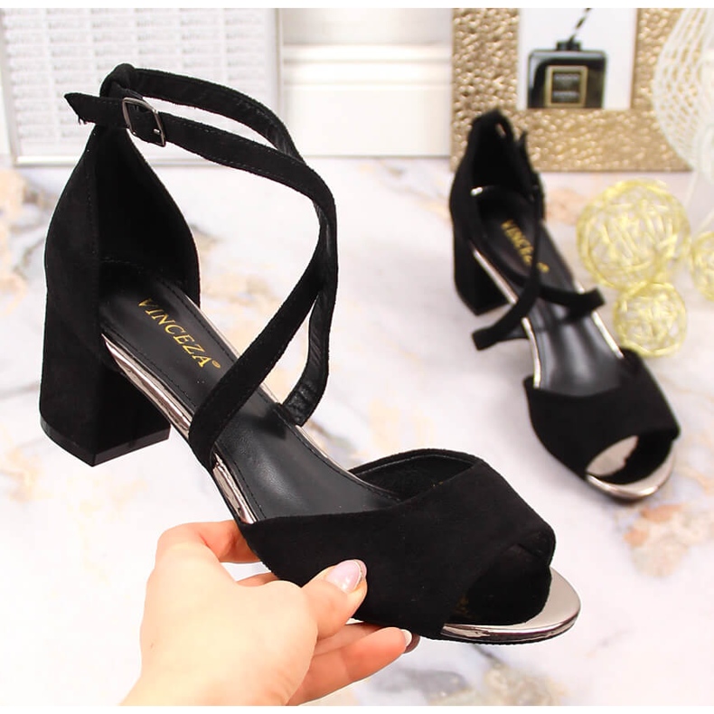 Vinceza 20193 naisten mokkanahkakorkosandaalit musta 1