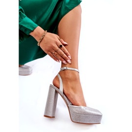 Naisten kimaltelevat sandaalit hopeapostissa 3