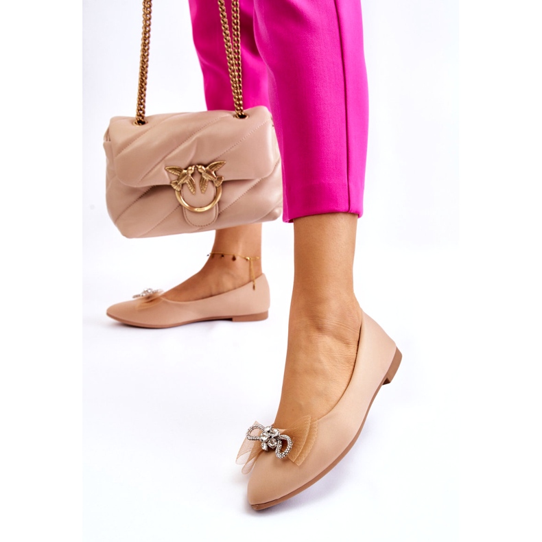 Naisten teräväkärkiset balettiasunnot koristeellisella rusetilla, tumma beige 1