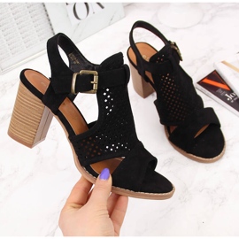 Naisten sandaalit, jotka on rakennettu mustaan ​​eVento-tolppaan 2