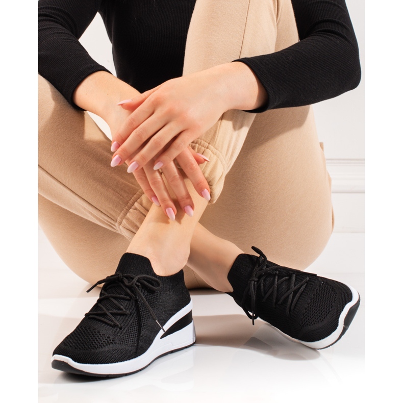 Naisten Shelovet-sukka urheilukengät musta 1