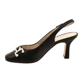 Naisten nahkaiset sandaalit, joissa on sisustus Caprice 9-29626-20 022 Musta Nappa 2