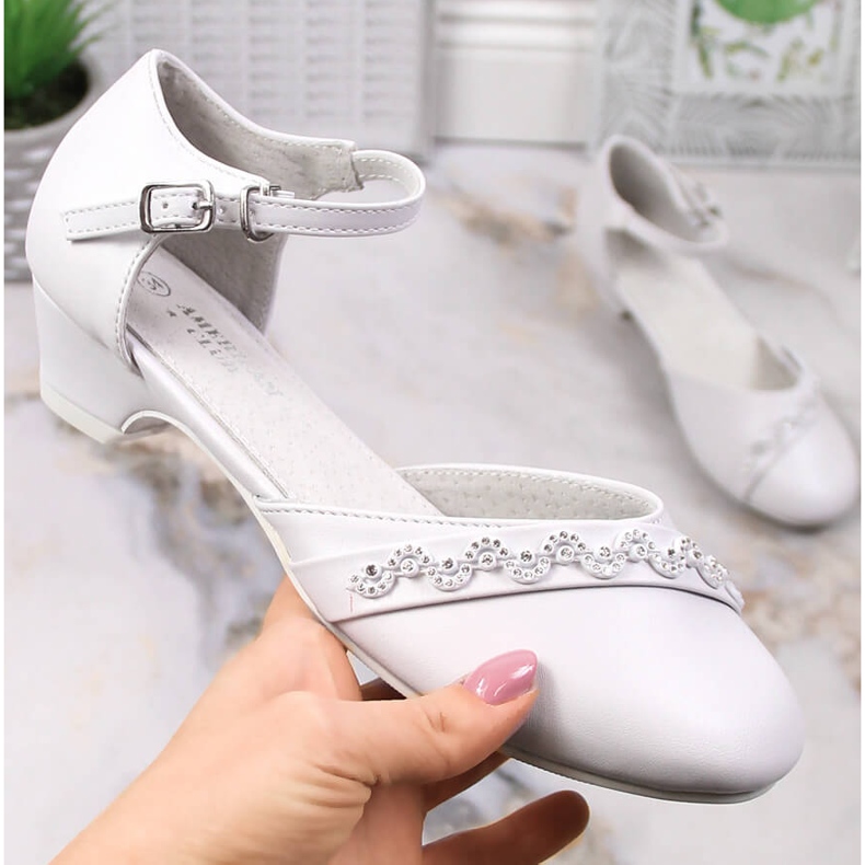 American Club -tyttöjen First Communion -baleriinat valkoisella lippalla valkoinen 1