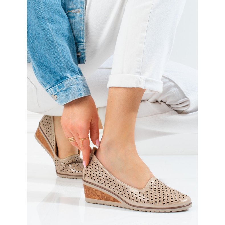 W. Potocki Naisten harjakattoiset pumput Potocki beige 2