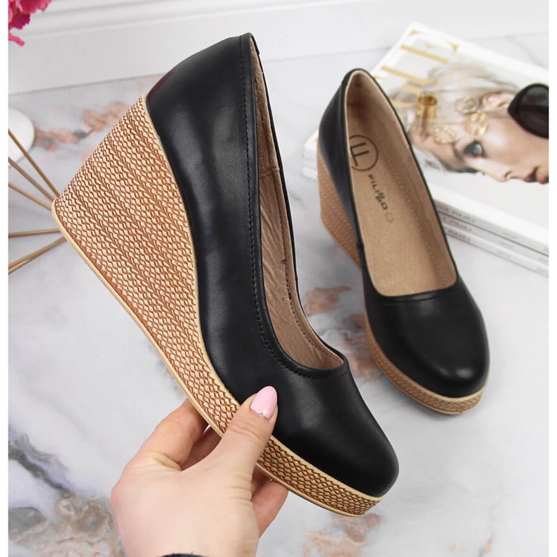 Mustat nahkaiset kiilapumput Filippo DP3521 1