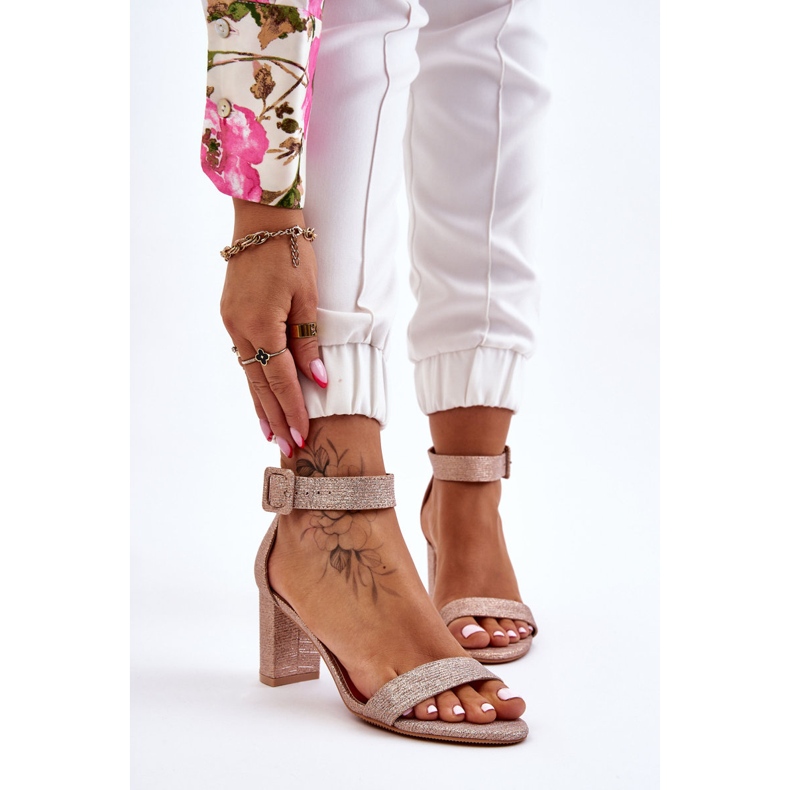 Kiiltävät korkeakorkoiset sandaalit Rose Gold Maxim vaaleanpunainen 1