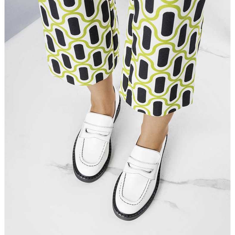 Bl&Ki Viola valkoiseksi lakatut kengät valkoinen 1