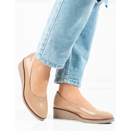 Naisten Vinceza beige -kiilapumput 1