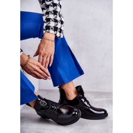 Vinceza Lakatut nauhalliset saappaat leikkauksilla Musta Fabiana 3