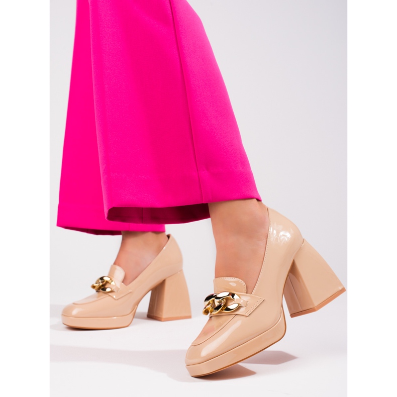 Vincezan beigenväriset kantapääpumput 2