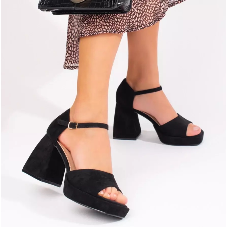 Vincezan mustat mokkanahkakorkosandaalit 1 Vincezan mustat mokkanahkakorkosandaalit 1