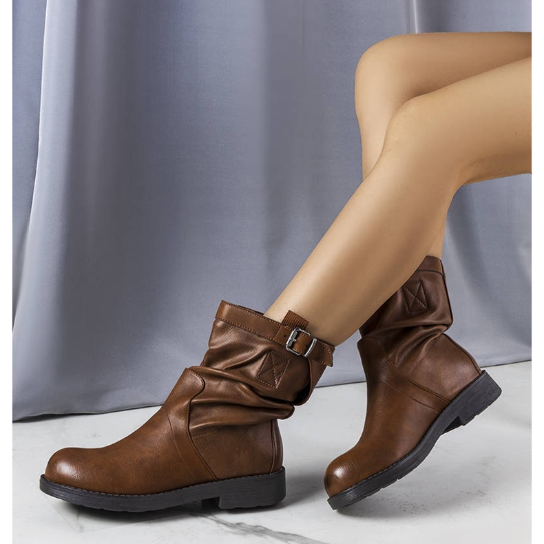 BM Charlenen ruskeat slip-on -tasakkaat 1