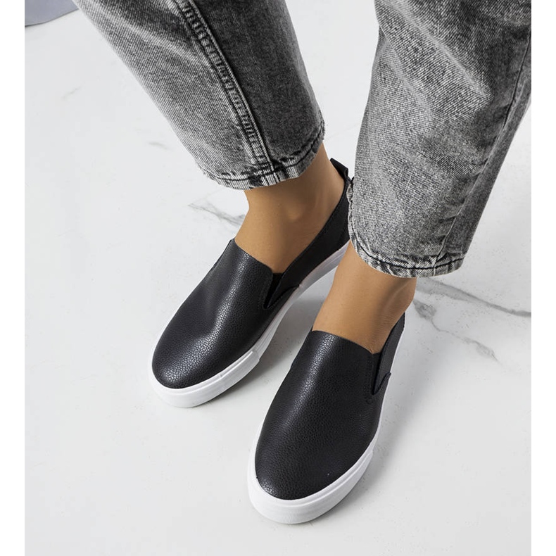 PA1 Shelia mustat ekologiset lenkkarit 1