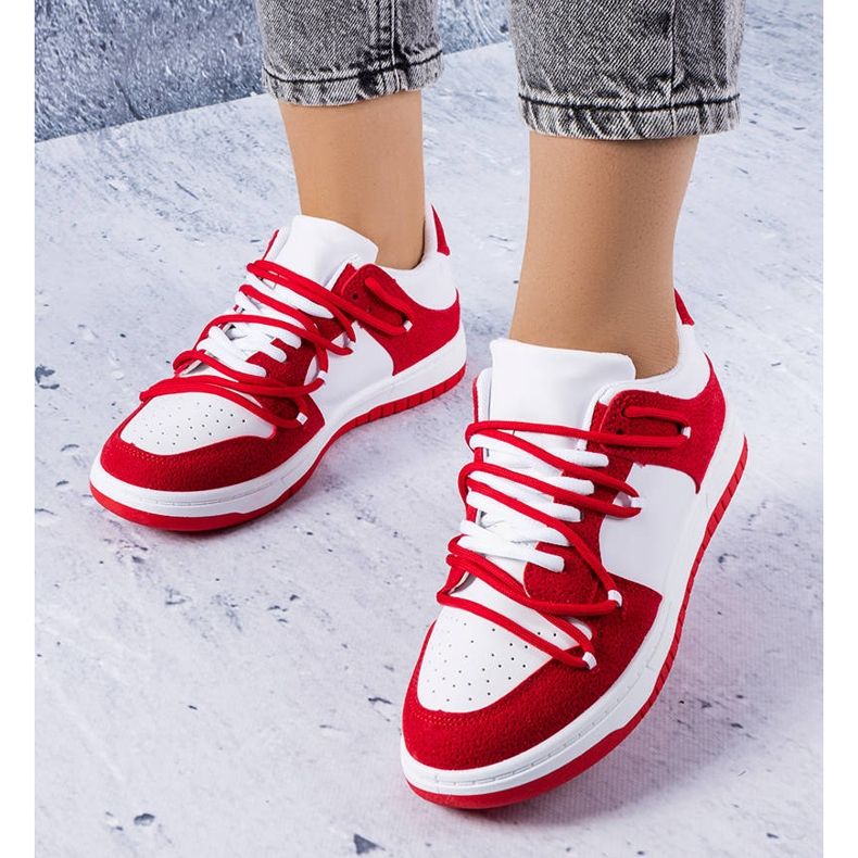 PA1 Hilan punaiset lenkkarit sekamateriaalista valkoinen 1