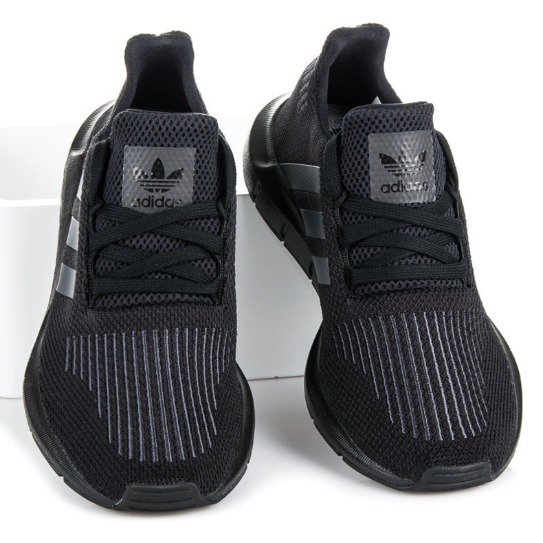 Adidas swift run j musta 1