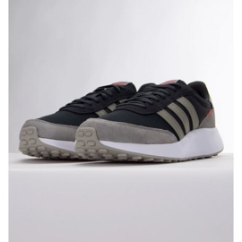 Kengät adidas Run 70S M HP6120 musta 1