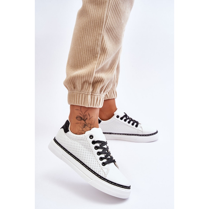 BM Naisten matalat rei'itetyt tennarit, valkoinen ja musta Daxton 2