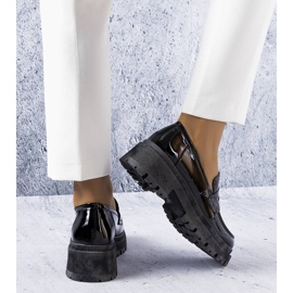 Seastar Mustaksi lakatut Phaneufin pumput 1