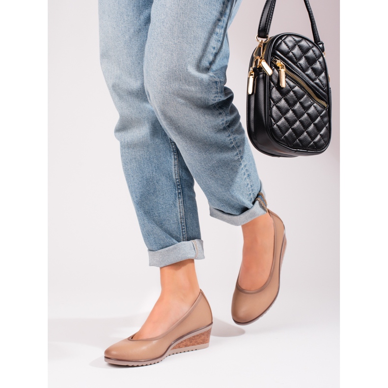 W. Potocki Potockin beigenväriset naisten kiilapumput 2