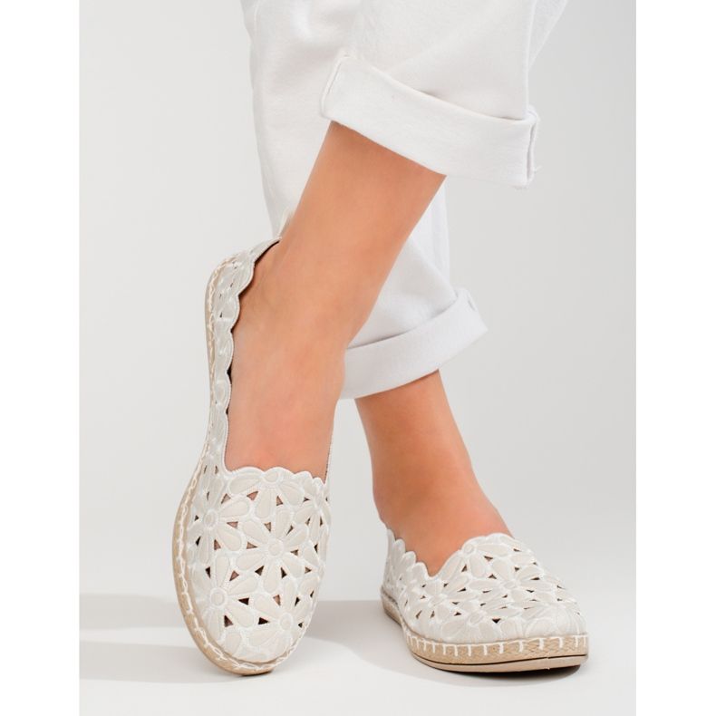 W. Potocki Naisten harjakattoiset balerinat Potocki valkoinen 2