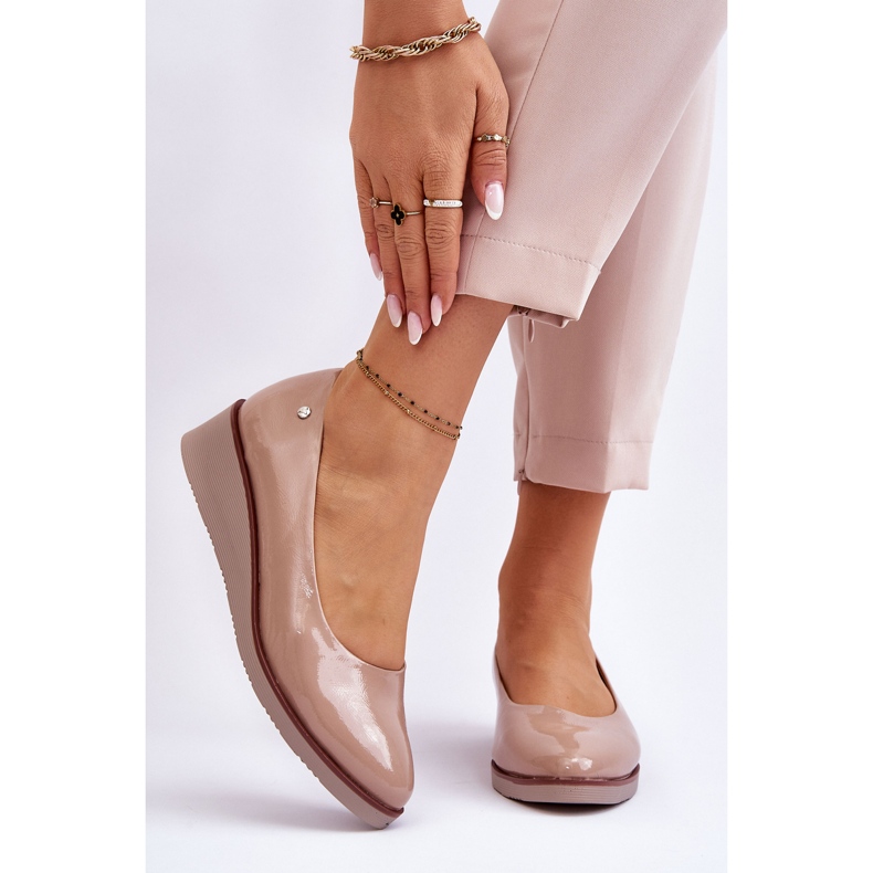 Vinceza Klassiset patenttikiilapumput beige Paola 1