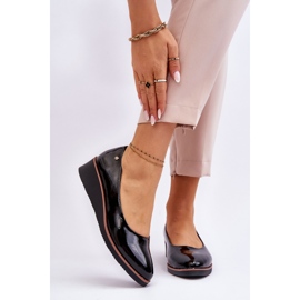 Vinceza Klassiset kiiltonahkaiset kiilapumput, musta Paola 1