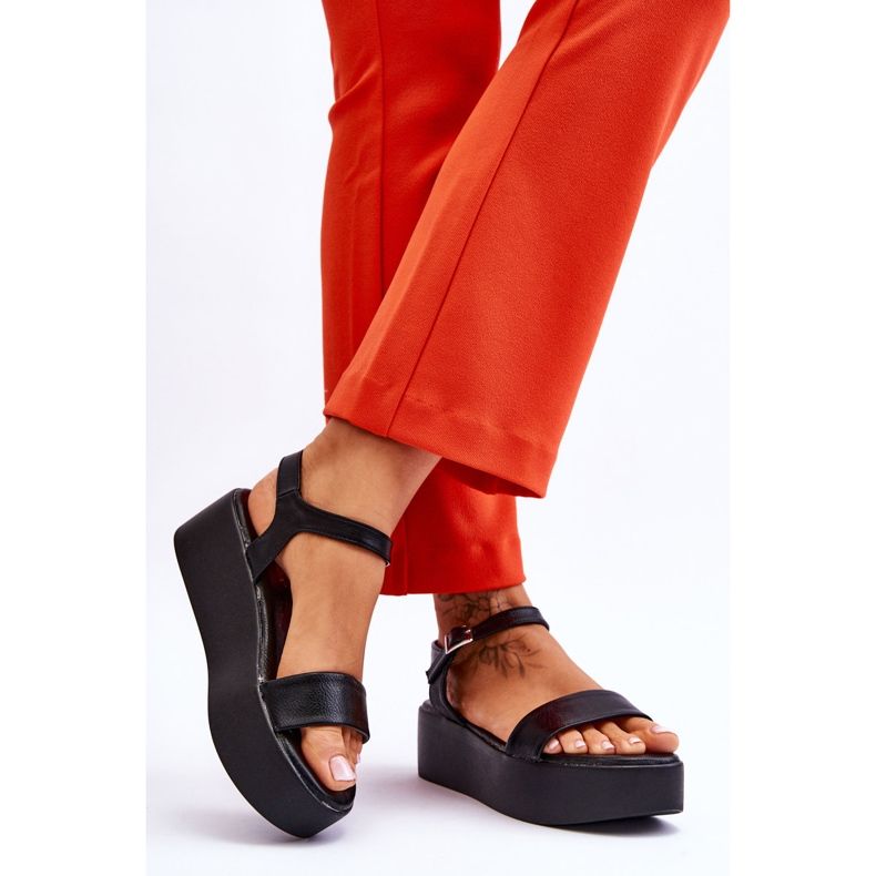 Vinceza Naisten sandaalit massiivisella alustalla, mustalla kotelolla 2