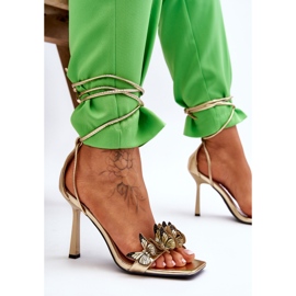 FS1 Sidotut sandaalit korkokenkiin kultaisilla Delmar-perhosilla kultainen 1