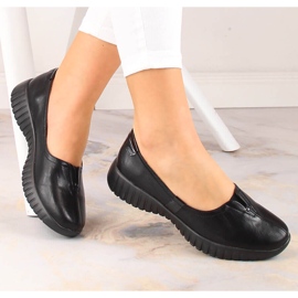 Naisten mustat slip-on kengät mustat Jezzi RMR2270-6 1