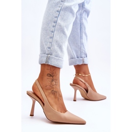 FS1 Klassiset beigenväriset Whitley teräväkärkiset korkokengät 2