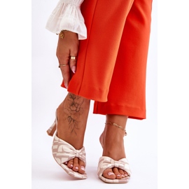 Muodikkaat korkokengät painatuksella beige Floria 1