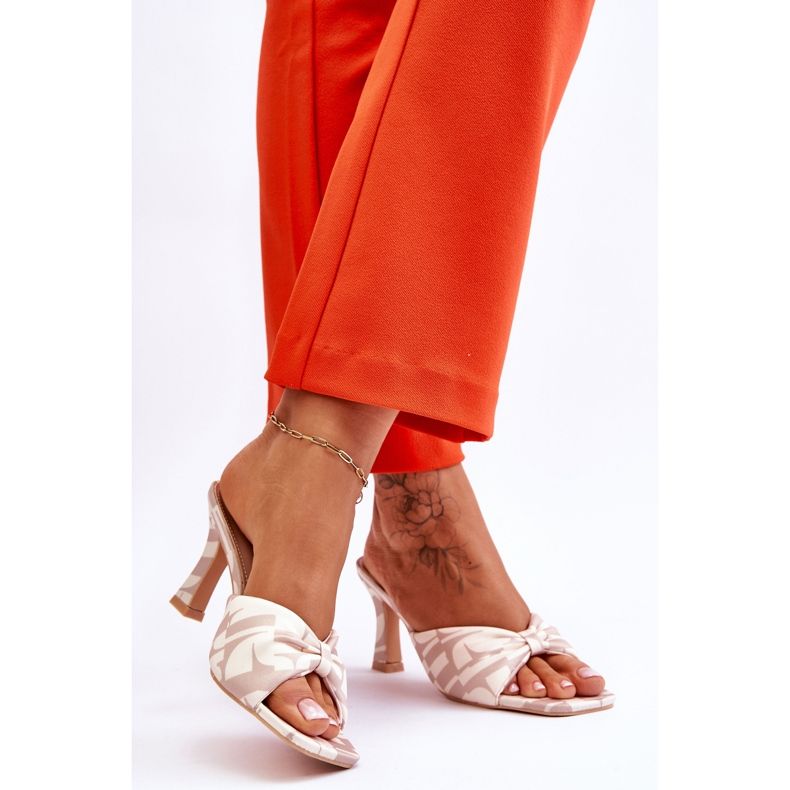 Muodikkaat korkokengät painatuksella beige Floria 2