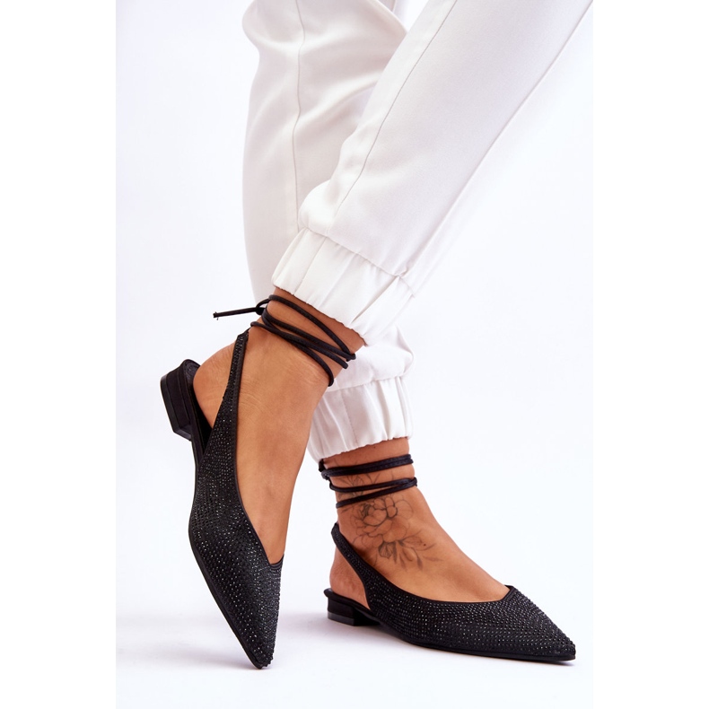 Sidotut mustat Mavis-ballerinat strassikivillä 2