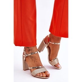 Vinceza Kiiltävät kultaiset Alicia-korkokengät kultainen 2