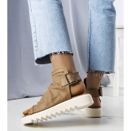 PA1 Ruskeat harjakattoiset sandaalit Beulahilta beige 1