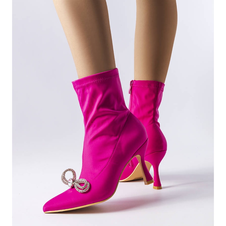 PA1 Vaaleanpunaiset saappaat, jotka on koristeltu zirkonia Mars-jousella vaaleanpunainen 1