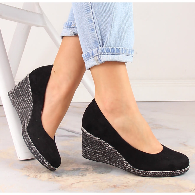 Naisten musta mokkanahka kiilapumput Potocki SZ12024 1