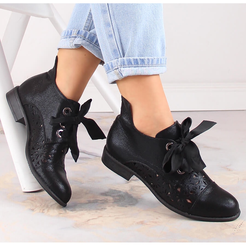 Naisten harjakattoiset tasaiset mustat saappaat Jezzi ASA142-6A 1