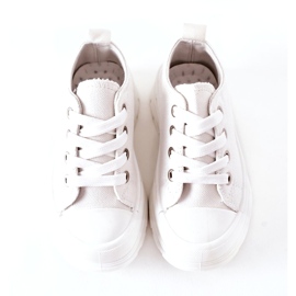 Lasten lenkkarit valkoisella alustalla valkoinen 3