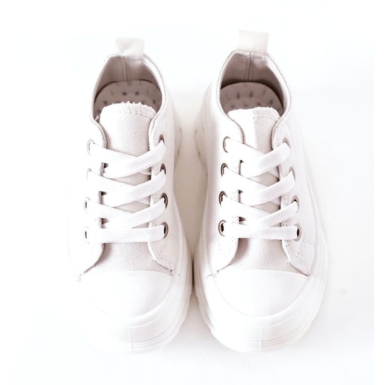 Lasten lenkkarit valkoisella alustalla valkoinen 3