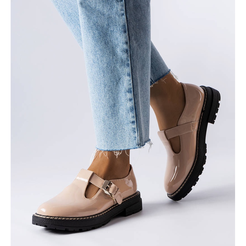 PA1 Vaden beige-lakatut kengät 1