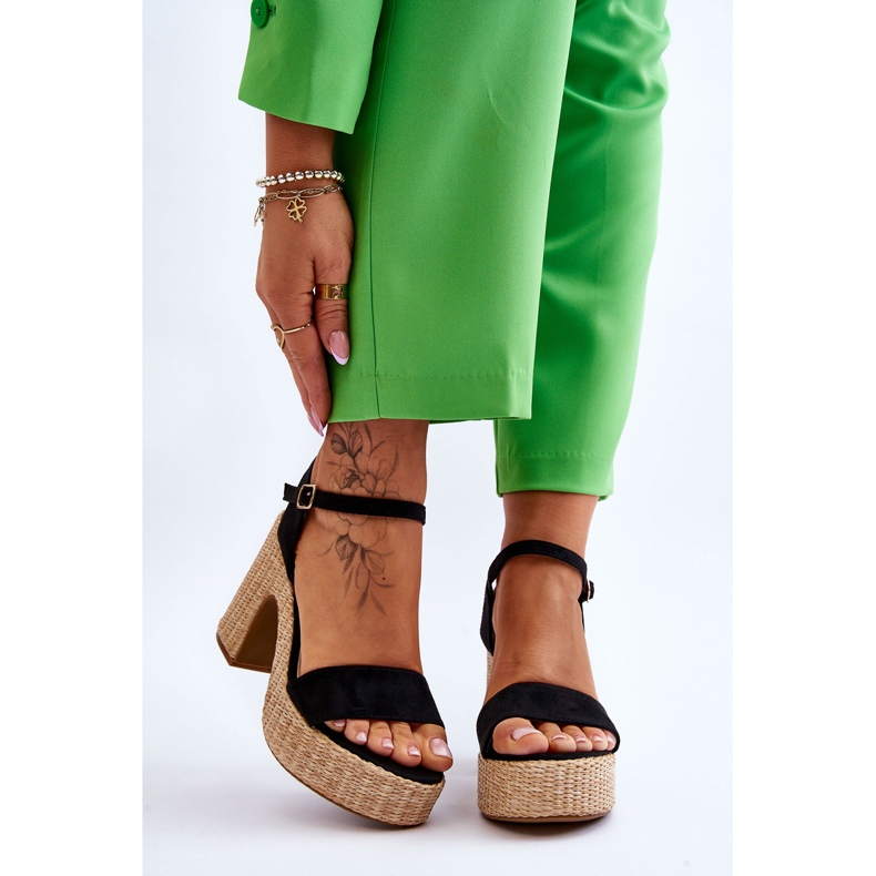 FI1 Mukavat mokkanahkasandaalit massiivisessa mustassa Elishia-palkissa 1