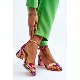 FB1 Purppura ja vaaleanpunainen Quincy kuviolliset matalakorkoiset satiini sandaalit violetti 2