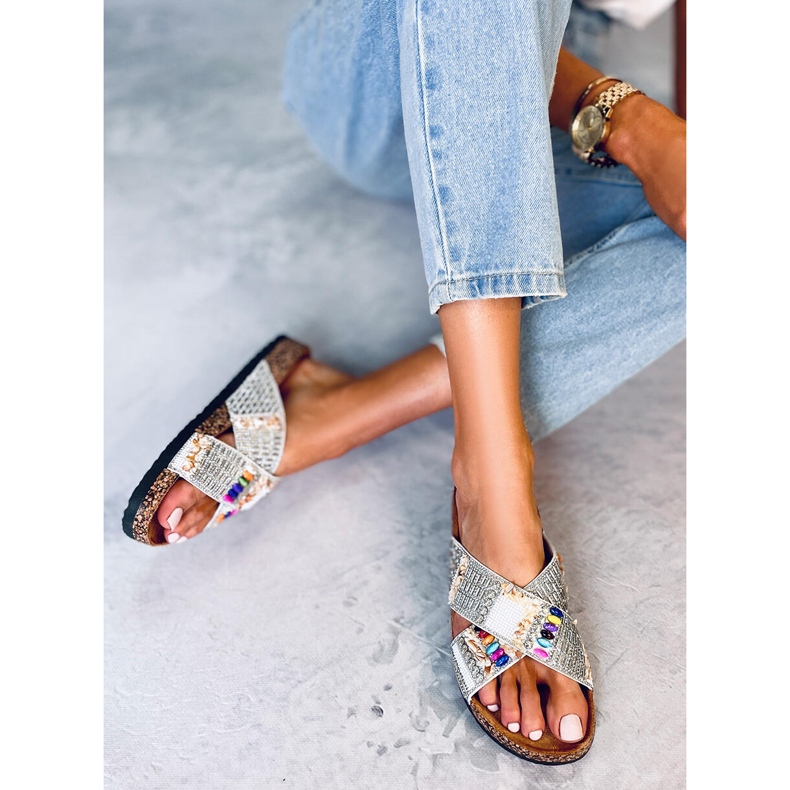 PA1 Rezai White helmillä koristeltu korkkidiat valkoinen 2