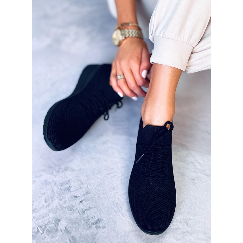 PA1 Paquet Black wedge lenkkarit musta 1