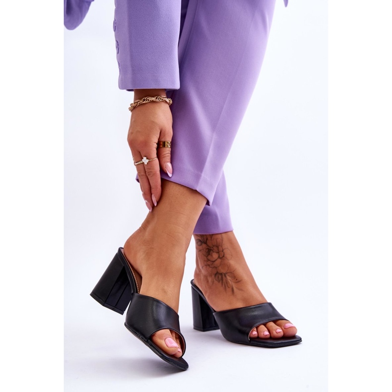 Naisten nahkaiset klassiset tossut, musta Loara 2